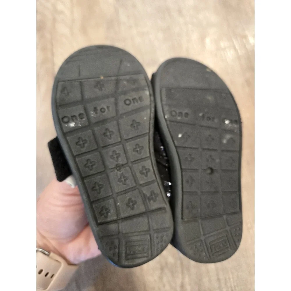 Toms Toddler Size 5 Black Silver Slip On Shoes‎
